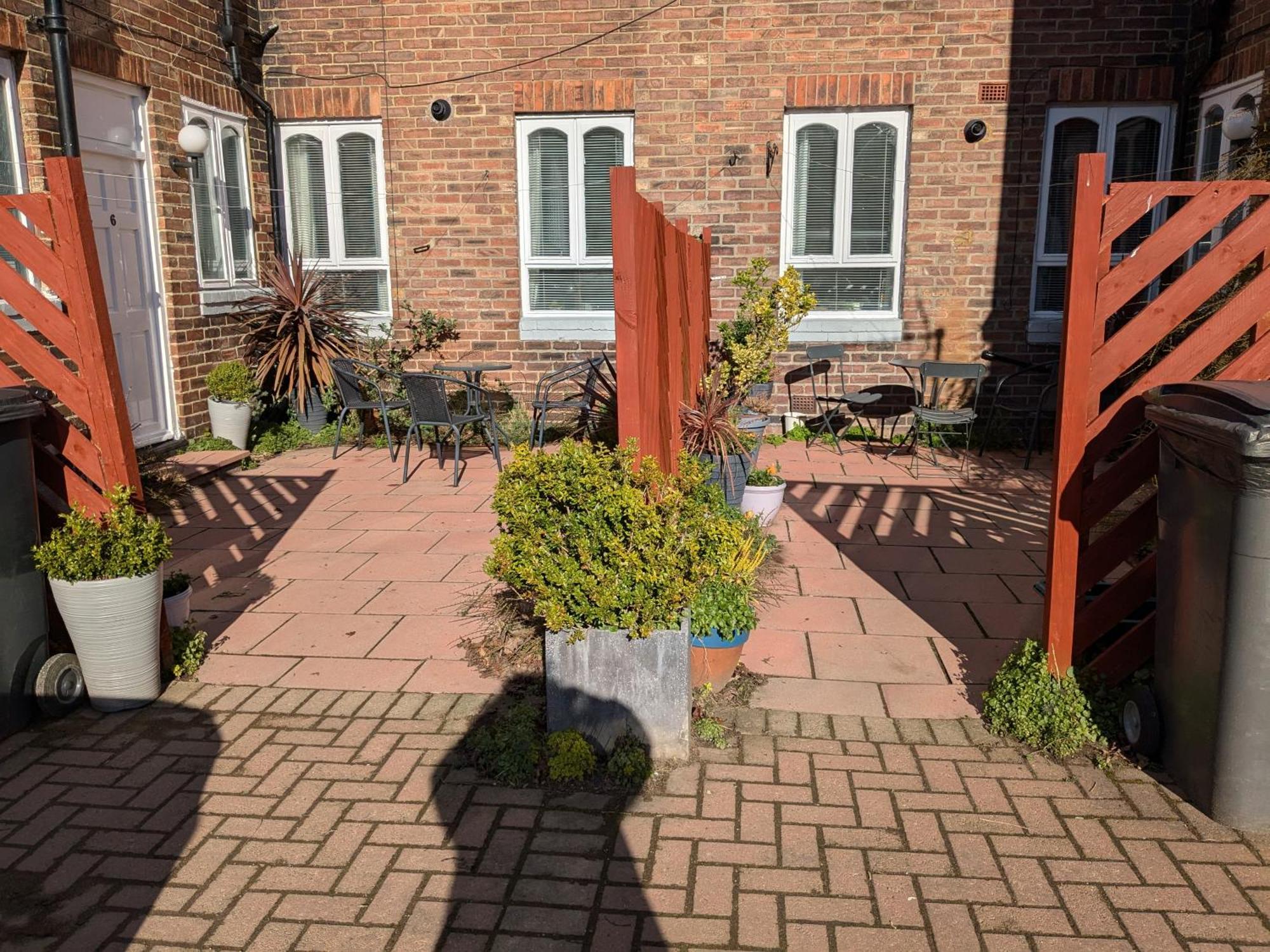 Apartment With Outside Patio And Car Space Durham Eksteriør bilde